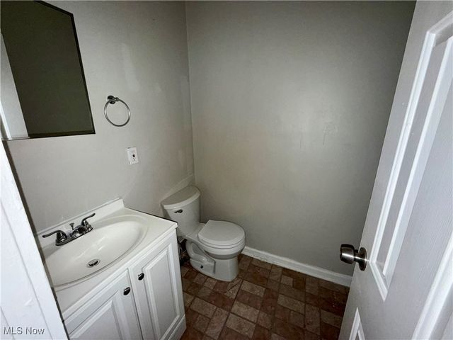 13512 Edgewood Avenue, Cleveland, OH 44105