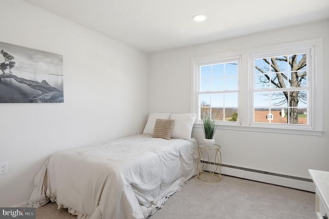 550 BONNYBROOK AVE, Trappe, PA 19426