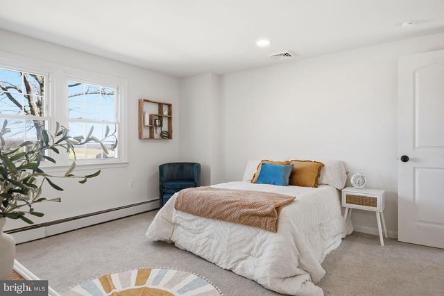 550 BONNYBROOK AVE, Trappe, PA 19426