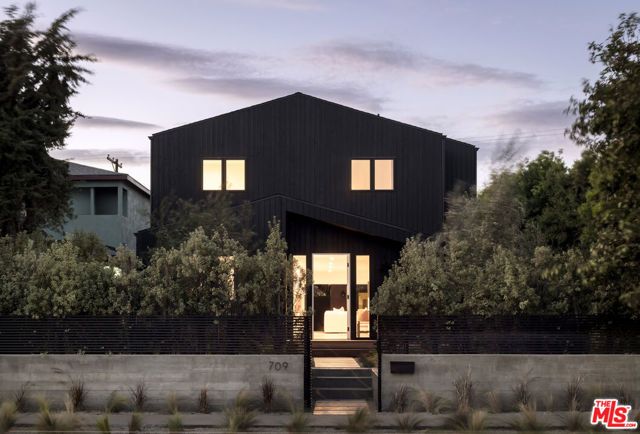 709 Vernon Avenue, Venice (los Angeles), CA 90291