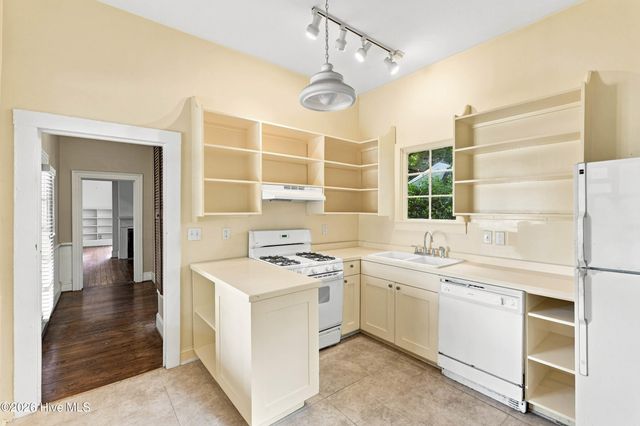 416 Castle Street, Wilmington, NC 28401