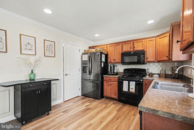 4281 GREEN PARK DR, Mount Joy, PA 17552