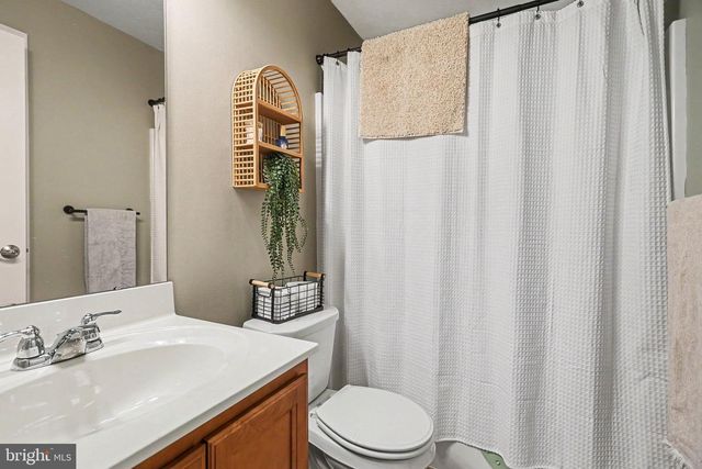 4281 GREEN PARK DR, Mount Joy, PA 17552