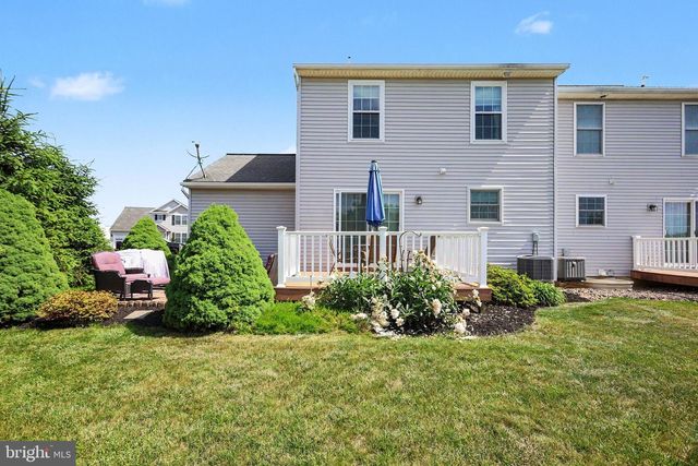 4281 GREEN PARK DR, Mount Joy, PA 17552