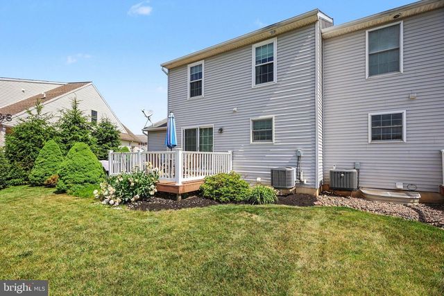 4281 GREEN PARK DR, Mount Joy, PA 17552