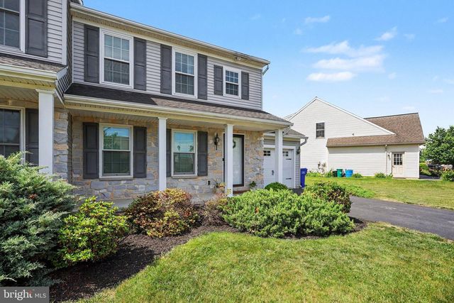 4281 GREEN PARK DR, Mount Joy, PA 17552