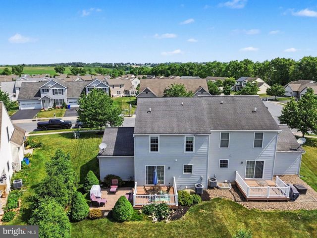 4281 GREEN PARK DR, Mount Joy, PA 17552