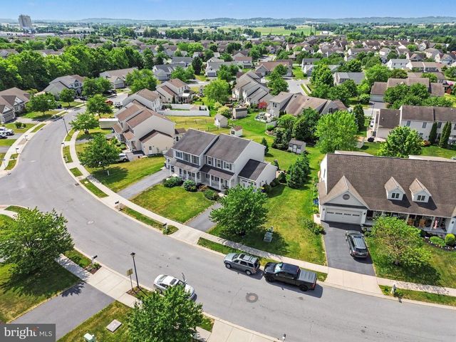 4281 GREEN PARK DR, Mount Joy, PA 17552