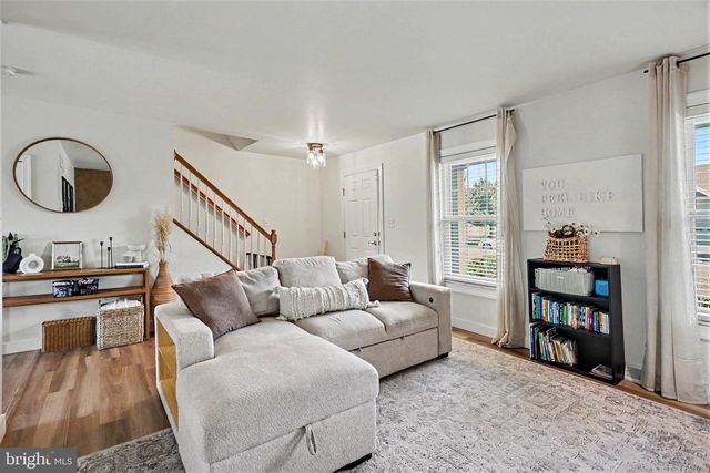 4281 GREEN PARK DR, Mount Joy, PA 17552