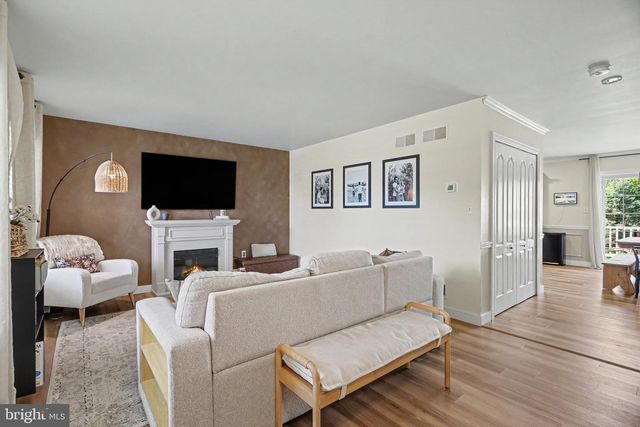 4281 GREEN PARK DR, Mount Joy, PA 17552