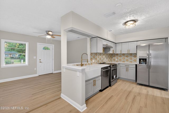 4517 DELTA Avenue, Jacksonville, FL 32205