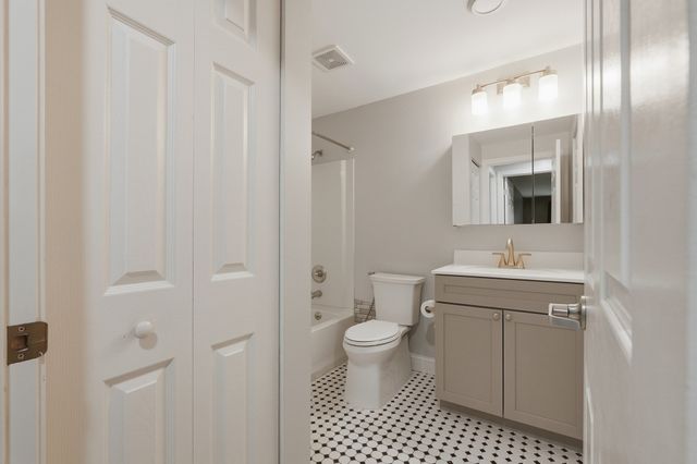 405 Franklin Crossing Road 405, Franklin, MA 02038