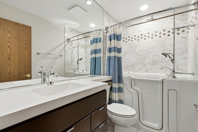 581 Victoria Lane, Wood Dale, IL 60191