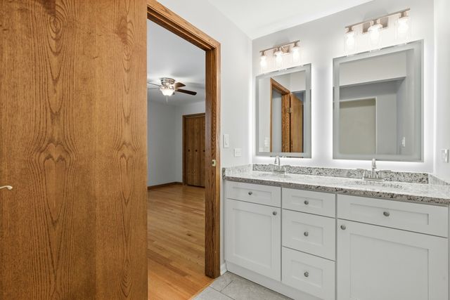 581 Victoria Lane, Wood Dale, IL 60191