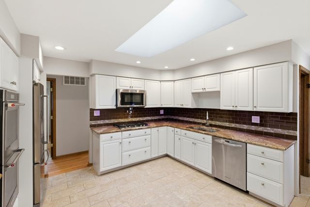 581 Victoria Lane, Wood Dale, IL 60191