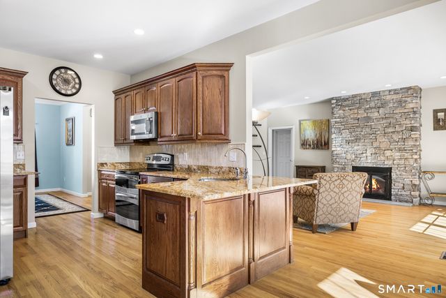 6 Pearl Lane, Rocky Hill, CT 06067