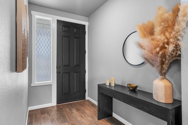 8205 Fernow St, West Richland, WA 99353