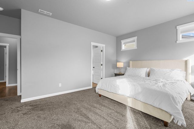 8205 Fernow St, West Richland, WA 99353