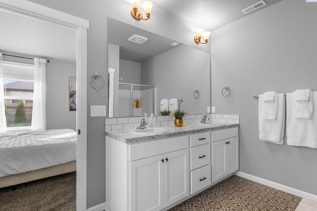 8205 Fernow St, West Richland, WA 99353