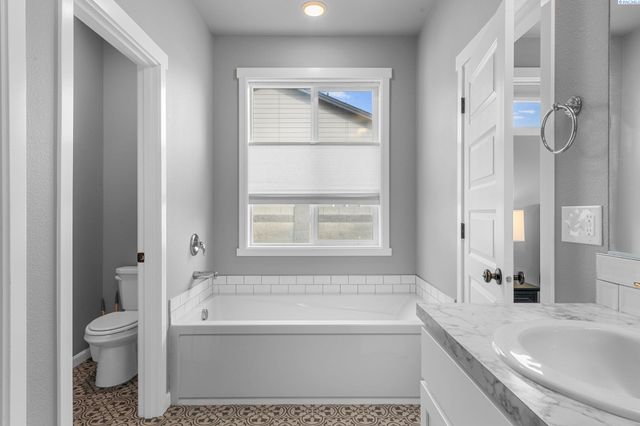 8205 Fernow St, West Richland, WA 99353