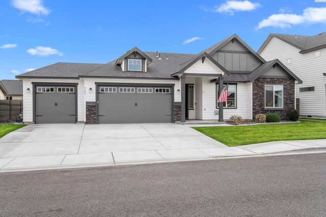 8205 Fernow St, West Richland, WA 99353
