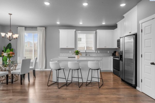 8205 Fernow St, West Richland, WA 99353