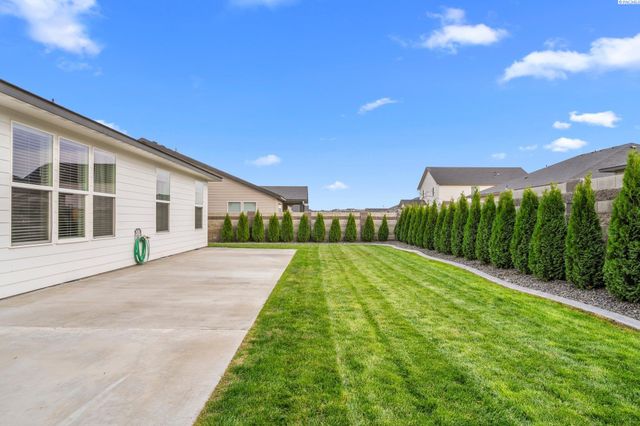 8205 Fernow St, West Richland, WA 99353