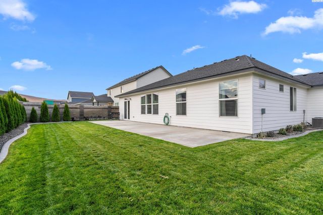 8205 Fernow St, West Richland, WA 99353