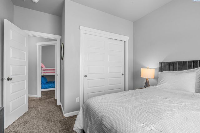 8205 Fernow St, West Richland, WA 99353