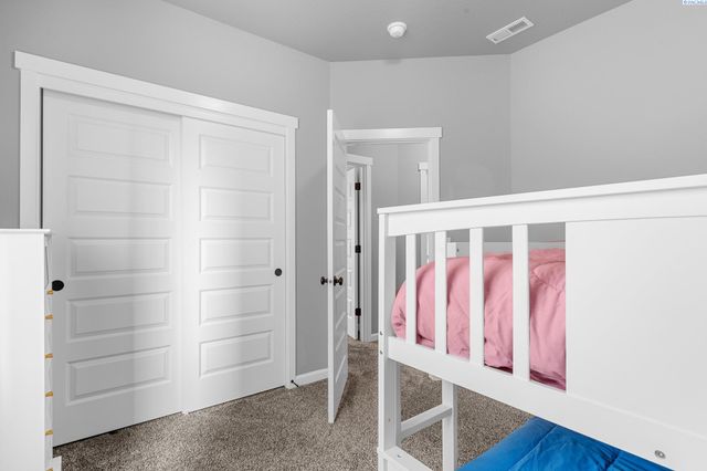 8205 Fernow St, West Richland, WA 99353