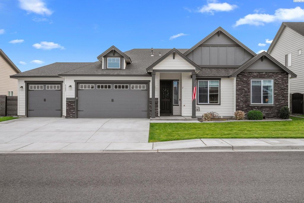 8205 Fernow St, West Richland, WA 99353