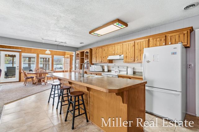 7174 Longview Court, Delton, MI 49046