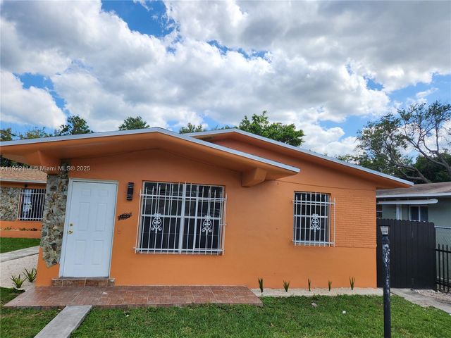 1340 NE 146th St A, Miami, FL 33161