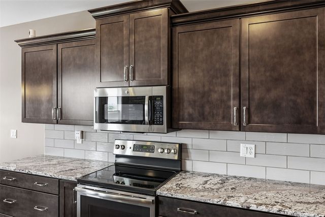 2121 Wycliffe Court SW, Cedar Rapids, IA 52404