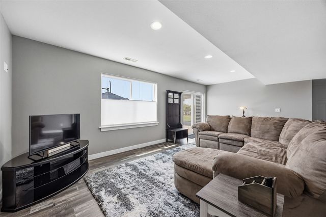 2121 Wycliffe Court SW, Cedar Rapids, IA 52404