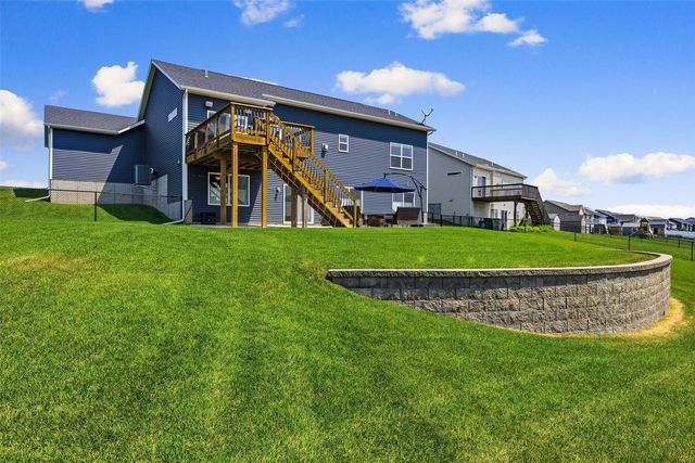 2121 Wycliffe Court SW, Cedar Rapids, IA 52404