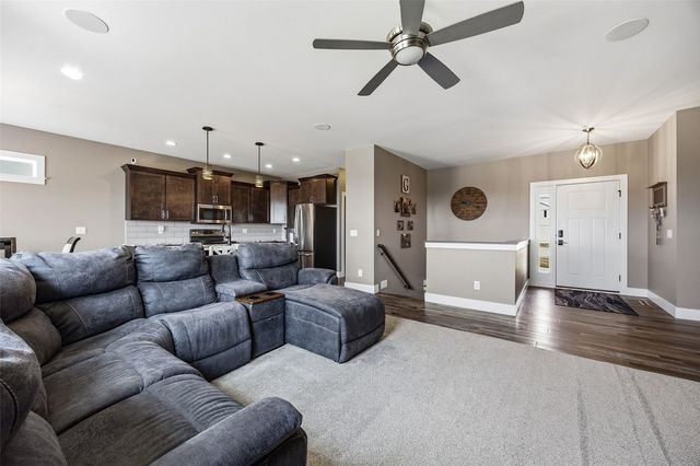 2121 Wycliffe Court SW, Cedar Rapids, IA 52404