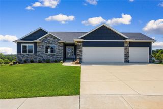 2121 Wycliffe Court SW, Cedar Rapids, IA 52404