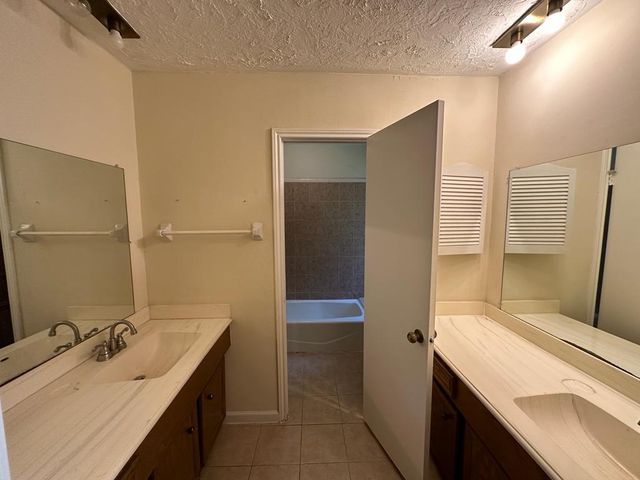 239 Kings Way, Stafford, TX 77477