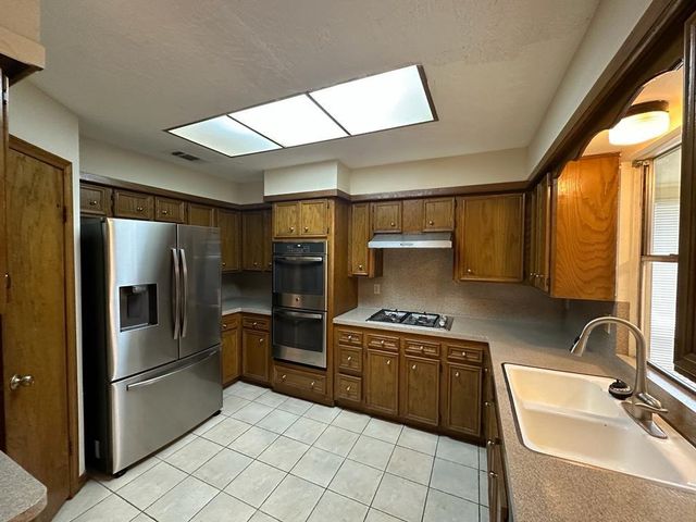 239 Kings Way, Stafford, TX 77477