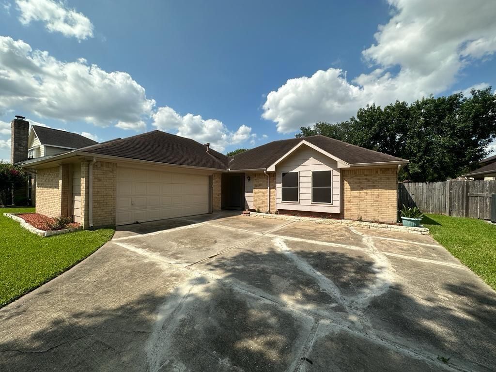239 Kings Way, Stafford, TX 77477