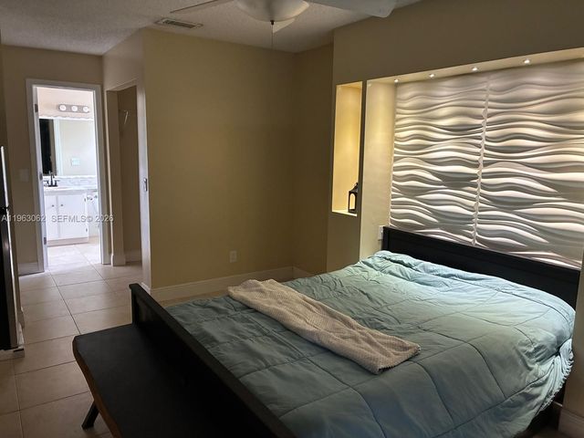 2963 Genoa Pl B, West Palm Beach, FL 33406