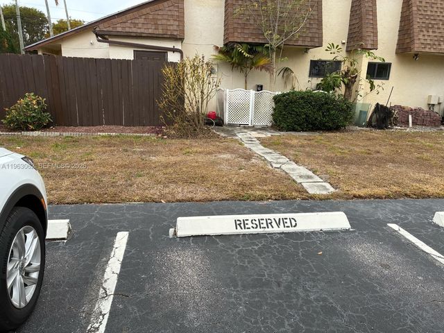 2963 Genoa Pl B, West Palm Beach, FL 33406