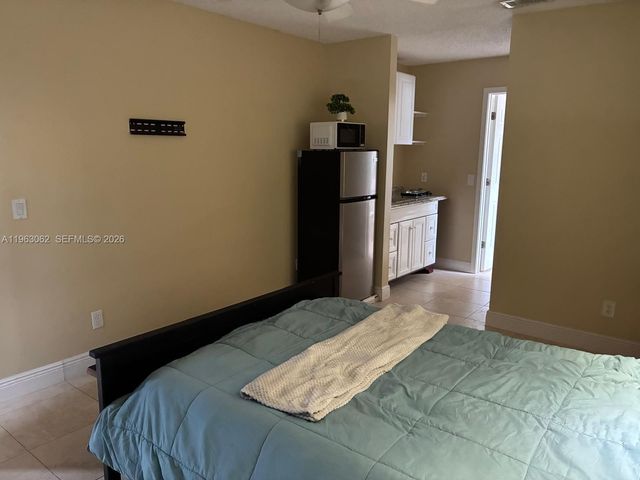 2963 Genoa Pl B, West Palm Beach, FL 33406