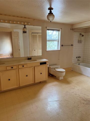 2139 Quenby Street, Houston, TX 77005