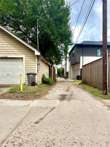 2139 Quenby Street, Houston, TX 77005