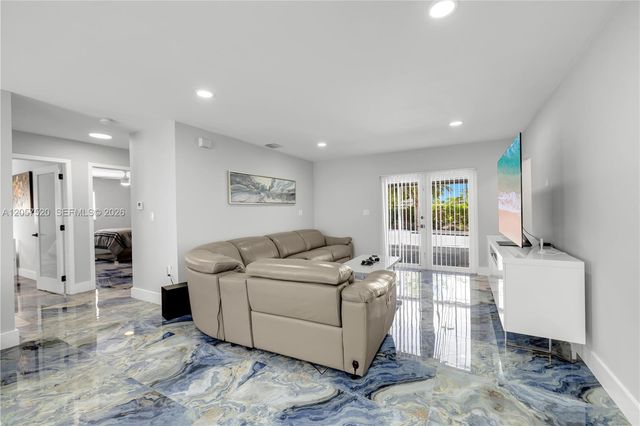 10350 SW 48th St 1, Miami, FL 33165