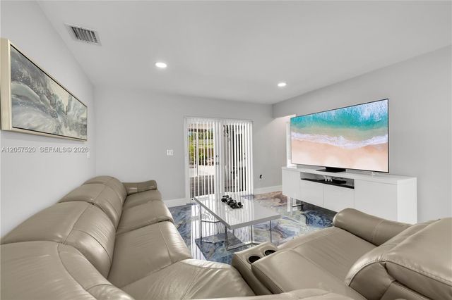 10350 SW 48th St 1, Miami, FL 33165
