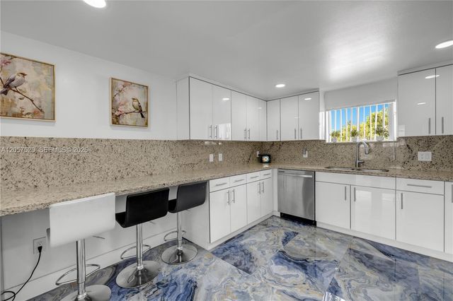 10350 SW 48th St 1, Miami, FL 33165