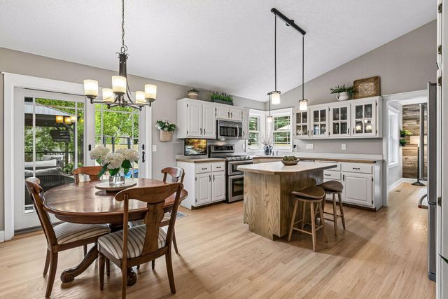 2945 Costa Lane, Little Canada, MN 55117